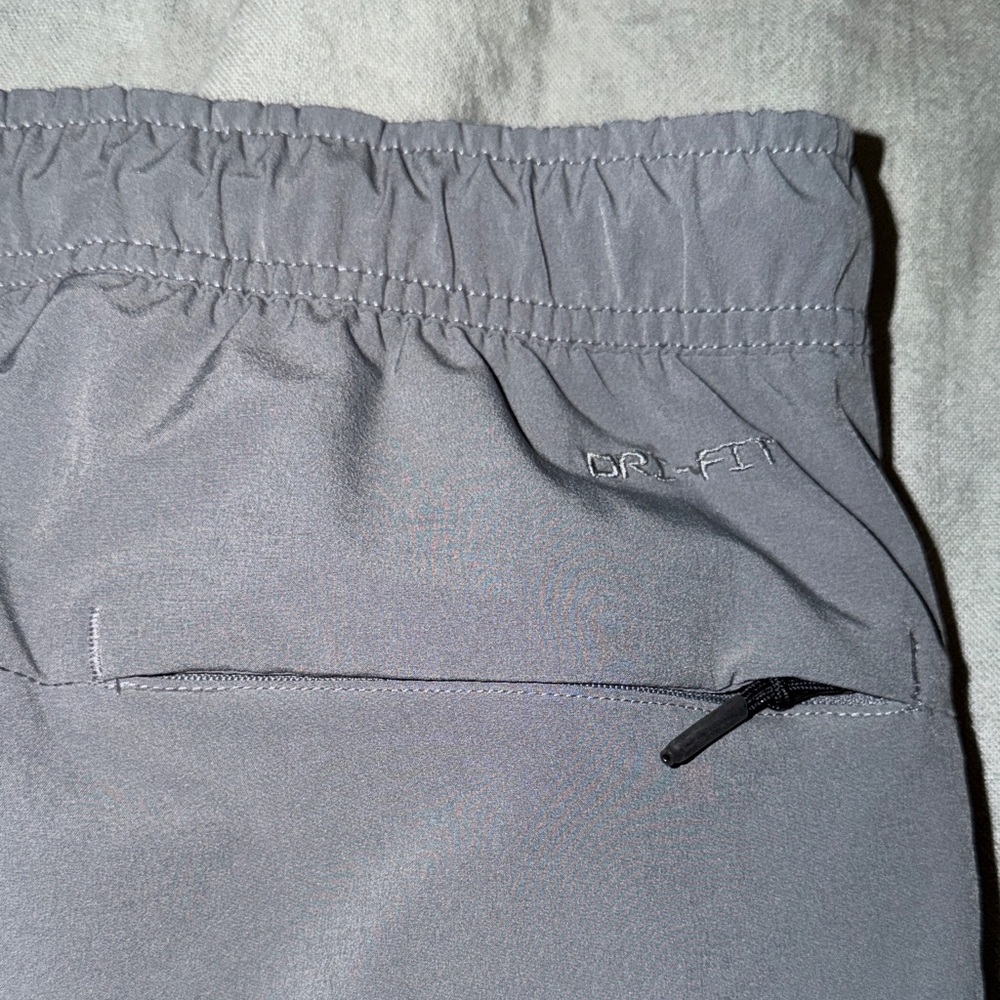 Nike Men's Light Gray Windbreaker Jacket and Pants - Picture 12 of 13